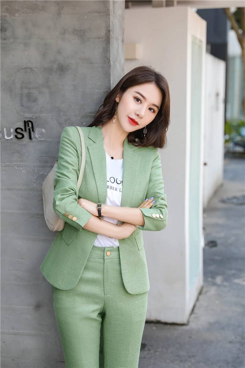 Women Formal Wear Interview - Yenilikçi Yeşil Üniforma Tasarımları Kadınlar İçin